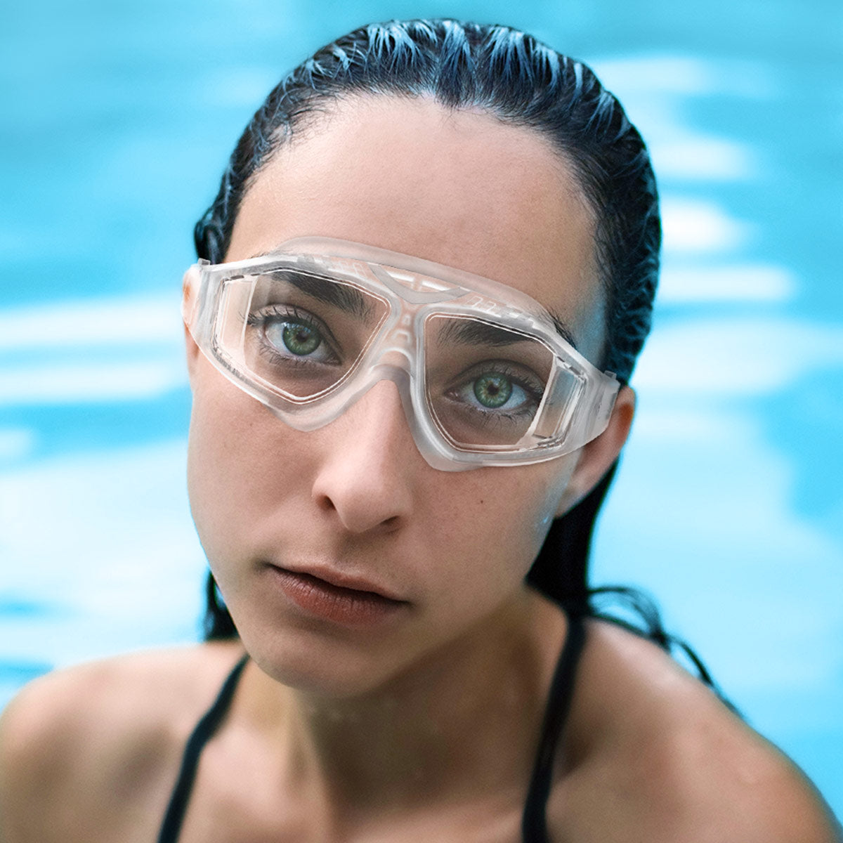 SWIM GOGGLES