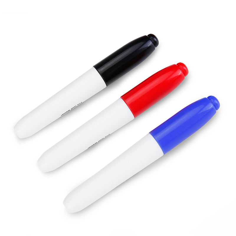 Golf ball scoring device with 2 scoring pens golf ball line marker